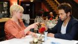Anna und die Liebe - Was läuft zwischen Olivia (Kasia Borek, l.) und Enrique (Jacob Weigert, r.)? © SAT.1
