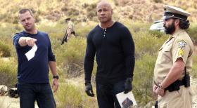 Navy CIS: L.A. - Versuchen einen Mordfall aufzudecken: Callen (Chris O'Donnell, l.) und Sam (LL Cool J, M.) ... © CBS Studios Inc. All Rights Reserved.