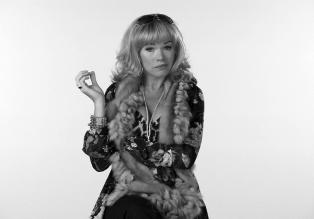 Ladykracher - Gibt Einblicke ins Leben der Russen: Ludmilla (Anke Engelke) ... © SAT.1