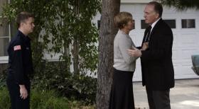 Haben Dale (Mark Rolston, r.), Katherine (Kate McNeil, M.) und Sam Blakely (Steve Braun, l.) etwas mit dem Mordfall zu tun, an dem Patrick Jane und seine Kollegen gerade ermitteln? © Warner Bros. Television