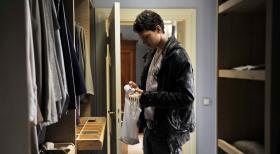 Gangs - Um Schulden bei einer anderen Gang zurückzahlen zu können, soll Flo (Jimi Blue Ochsenknecht) die Schwester seiner Freundin bestehlen ... © Buena Vista International
