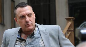 Hawaii Five-0 - Kono muss sich weiterhin einer Untersuchung durch die innere Ermittlungsbehörde der Polizei von Hawaii unterziehen. Das Arbeiten mit Internal Affairs Capt. Vince Fryer (Tom Sizemore) gestaltet sich dabei als äußerst schwierig ... © TM &   CBS Studios Inc. All Rights Reserved.