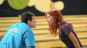 Unforgettable - Jim Kelly, der frühere Partner und Mentor von Al, wird in einer Gasse niedergeschossen und stirbt. Carrie (Poppy Montgomery, r.) und Al (Dylan Walsh, l.) ermitteln ... © 2011 CBS Broadcasting Inc. All Rights Reserved.