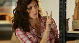 Gemeinsam mit Sam und Callen ermittelt Kensi (Daniela Ruah) undercover, um einen Mordfall aufzuklären ... © CBS Studios Inc. All Rights Reserved.
