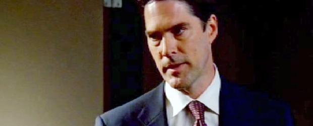Aaron 'Hotch' Hotchner (Thomas Gibson) informiert seine Kollegen über die mysteriöse Kündigung ihres Kollegen Gideon und sieht sich schon bald mit einem neuen Fall konfrontiert. © Touchstone Television Aaron 'Hotch' Hotchner (Thomas Gibson) informiert seine Kollegen über die mysteriöse Kündigung ihres Kollegen Gideon und sieht sich schon bald mit einem neuen Fall konfrontiert. © Touchstone Television