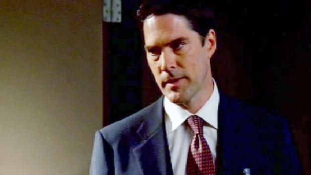 Touchstone Television Aaron 'Hotch' Hotchner (Thomas Gibson) informiert seine Kollegen über die mys...