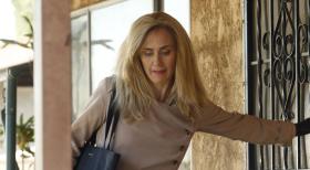 The Mentalist - Hat Amy Barron (Diane Farr) etwas mit dem Fall zu tun, in dem Patrick gerade ermittelt? © Warner Bros. Television