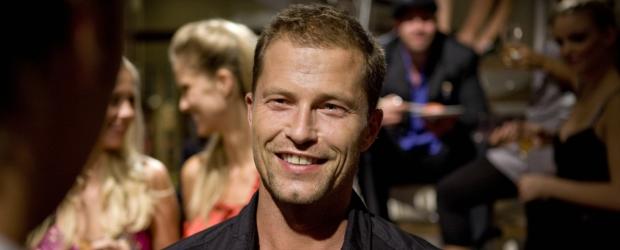 Männerherzen - Während der schüchterne Günther eine Frau fürs Leben sucht, liegen dem Womanizer Jerome (Til Schweiger) die Frauen reihenweise zu Füßen ... © Warner Brothers