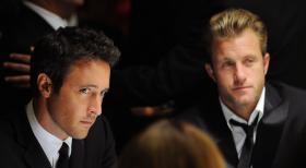 Im Kampf gegen das organisierte Verbrechen: Steve McGarrett (Alex O'Loughlin, l.) und Danny Williams (Scott Caan, r.) ... © TM &   2010 CBS Studios Inc. All Rights Reserved.