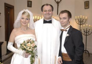 Die "Dreisten Drei" Mirja Boes (l.), Markus Majowski (M.) und Ralf Schmitz (r.) einmal ganz romantisch. © Sat.1