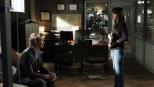 The Mentalist - Ein neuer Fall beschäftigt Patrick Jane (Simon Baker, l.) und Teresa Lisbon (Robin Tunney, r.) ... © Warner Bros. Television