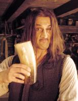 Siegfried - Der Auftragskiller Giuseppe (Mirco Nontschew) soll den bärenstarken Siegfried aus dem Weg räumen ? © Constantin Film