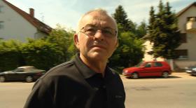 Jerzy Knapik hat ebenfalls ein Problem mit seiner Wohnung: Der 64-Jährige ist Opfer eines Mietprellers. Seit Monaten wartet der Besitzer einer Einzimmerwohnung auf die Mietzahlungen. Der Mieter ist untergetaucht ... © SAT.1