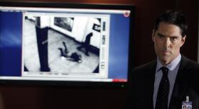 Die Ermittlungen laufen auf Hochtouren: Special Agent Aaron Hotchner (Thomas Gibson) ... © Touchstone Television