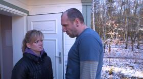 Patchwork Family - Christina (l.) hängt durch: Die Probleme mit ihrer Stieftochter Michelle und das turbulente Leben als Patchwork Family wachsen ihr über den Kopf. Streit mit Michael (r.) kann sie gerade nicht gebrauchen ... © SAT.1