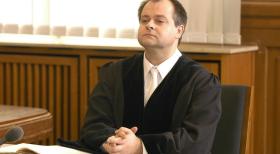 Markus Majowski - ein Staatsanwalt, der Spaß versteht. © Sat.1
