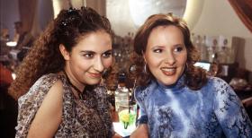 Die Suche nach dem perfekten Kandidaten für einen One-Night-Stand ist auch für Frau nicht ganz so einfach... (Shirin Soraya, l. und Nina Vorbrodt, r.) © Sat.1