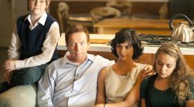 Homeland - Für die Öffentlichkeit präsentieren sie sich als glückliche und perfekte Familie: (v.l.n.r.) Chris (Jackson Pace), Nicholas (Damian Lewis), Jessica (Morena Baccarin) und Dana (Morgan Saylor) ... © 2011 Twentieth Century Fox Film Corporation. All rights reserved.