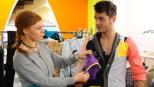 Anna und die Liebe - Nehmen sich der Rückläufer der Kollektion an: Paule (Wanda Worch, l.) und Maik (Sebastian König) ... © SAT.1
