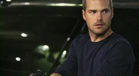 Callen (Chris O'Donnell) entdeckt sehr früh Parallelen seiner Biografie zu der von Flynn. In ihm wachsen immer mehr die Zweifel, dass Flynn des Mordes, dessen er beschuldigt wird, auch schuld ist ... © CBS Studios Inc. All Rights Reserved.