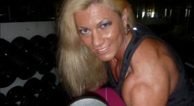 Skadi sieht aus wie Schwarzenegger, aber sie ist blond - und eine Frau. © SAT.1