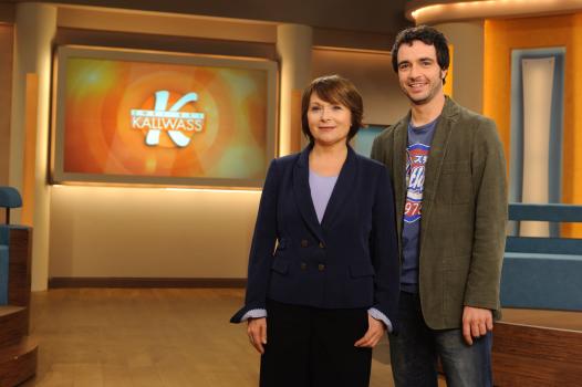 Angelika Kallwass (l.) und Alex (r.) helfen, Konflikte zu lösen. © SAT.1