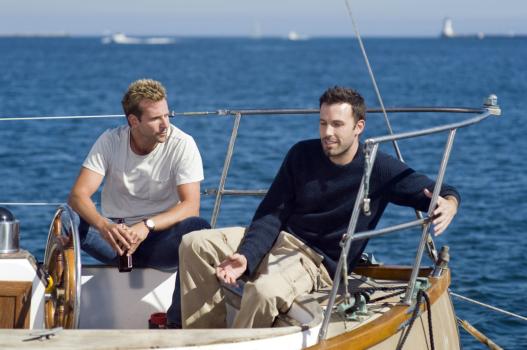 Er steht einfach nicht auf Dich - Ihre Beziehungen stehen auf dem Spiel: Neil (Ben Affleck, r.) und Ben (Bradley Cooper, l.) ... © Warner Brother