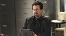 Für Rossi (Joe Mantegna) und seine Kollegen beginnt ein Wettlauf mit der Zeit, als in Johnson County eine Stripperin entführt wurde ... © ABC Studios