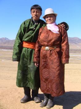 Die strengsten Eltern der Welt - Chucka und Tserendolgor leben das buddhistische Erziehungsprinzip: Mit Strenge und Liebe erziehst Du jedes Kind! © kabel eins
