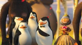 Madagascar 2 - Alex, Marty, Gloria und Melman wollen nach Amerika zurück. Auch die vier Pinguine sind wieder mit von der Partie ... © (2008) DREAMWORKS ANIMATION LLC. ALL RIGHTS RESERVED.