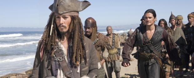 Pirates of the Caribbean - Am Ende der Welt - Bis ans Ende der Welt sind Will Turner (Orlando Bloom, hinten l.), Elizabeth Swann und Captain Barbossa gesegelt, um den - je nach Sichtweise - besten oder schlechtesten Piraten (Johnny Depp, vorne) aller Zeiten dem Totenreich zu entreißen. Doch wer da auf Dankbarkeit hoffte, wird schwer enttäuscht ... © Disney Enterprises, Inc.  All rights reserved