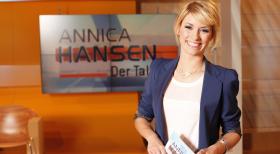 Annica Hansen - Der Talk - Hier gehen alle auf Konfrontationskurs - sogar die Moderatorin: In dem neuen Talk-Format "Annica Hansen - Der Talk" bezieht Moderatorin Annica Hansen klare Stellung zu den diskutierten Themen. © Benedikt Müller SAT.1