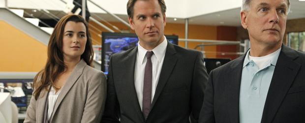Ermitteln in einem neuen Fall: Gibbs (Mark Harmon, r.), DiNozzo (Michael Weatherly, M.) und Ziva (Cote de Pablo, l.) ... © CBS Television Ermitteln in einem neuen Fall: Gibbs (Mark Harmon, r.), DiNozzo (Michael Weatherly, M.) und Ziva (Cote de Pablo, l.) ... © CBS Television