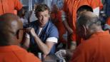The Mentalist - Patrick Jane (Simon Baker) hat Red John getötet, doch niemand will ihm glauben. Er muss aus dem Gefängnis heraus organisieren, dass sich das Team des CBI seines Falls annimmt ... © Warner Bros. Television