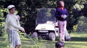 Beim Golfen mal den ein oder anderen Ball zu verlieren ist ja wirklich kein Drama. Aber wenn das Suchen zum eigentlich Sport wird, hat "Mann" wohl doch etwas falsch gemacht! (v.l.n.r. Hanno Friedrich, Thomas Held, Mirco Reseg) © Sat.1