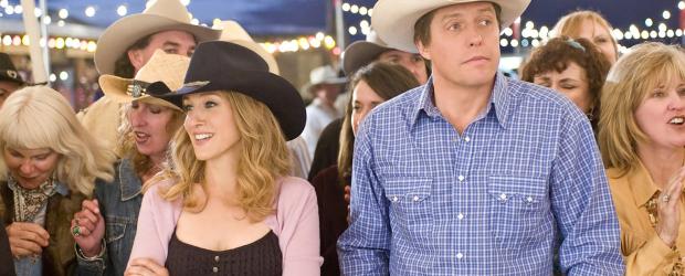 Paul (Hugh Grant, r.) und Meryl (Sarah Jessica Parker, l.), wissen nicht mehr, wie sie ihre zerrüttete Ehe noch retten sollen. Doch als sie die einzigen Zeugen eines brutalen Mordes werden, bringt die Polizei sie im tiefsten Wyoming unter - gemeinsam. Dort müssen die beiden eingefleischten Großstädter mit dem Wetter, den Bären, der frischen Luft und der unfreiwilligen gemeinsamen Zeit zurechtkommen, wenn sie überleben wollen ... © 2009 Columbia Pictures Industries, Inc. and Beverly Blvd LLC. All Rights Reserved.