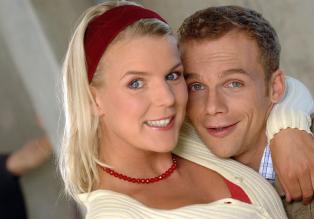 Mirja Boes (l.) und Ralf Schmitz (r.) von "DIE DREISTEN DREI - DIE COMEDY WG" © Sat.1