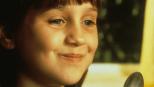 Nicht nur ein ausgesprochen helles Köpfchen, sondern auch mit ganz viel Mut und Herz gesegnet: Matilda (Mara Wilson) ... © Columbia TriStar Nicht nur ein ausgesprochen helles Köpfchen, sondern auch mit ganz viel Mut und Herz gesegnet: Matilda (Mara Wilson) ... © Columbia TriStar