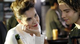 Wird in eine Uni eingeschleust, um den Fall zu lösen: Special Agents Kensi Blye (Daniela Ruah, l.) ... © CBS Studios Inc. All Rights Reserved.