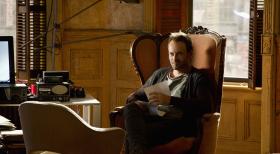 Elementary - Versucht, einen neuen Fall zu lösen: Sherlock Holmes (Jonny Lee Miller) ... © CBS Television