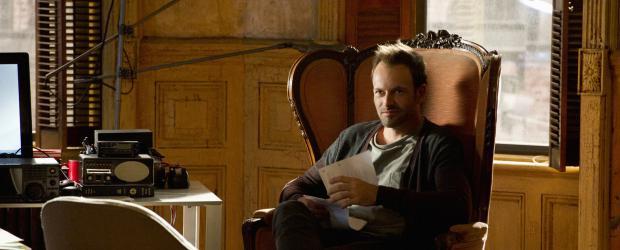 Versucht, einen neuen Fall zu lösen: Sherlock Holmes (Jonny Lee Miller) ... © CBS Television Versucht, einen neuen Fall zu lösen: Sherlock Holmes (Jonny Lee Miller) ... © CBS Television