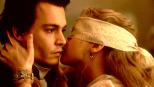 Blind Date mal anders: der junge Gendarm Ichabod Crane (Johnny Depp, l.) und die junge Katrina Van Tassel (Christina Ricci, r.) ... © Constantin Film Blind Date mal anders: der junge Gendarm Ichabod Crane (Johnny Depp, l.) und die junge Katrina Van Tassel (Christina Ricci, r.) ... © Constantin Film
