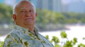 Hawaii Five-0 - Nach einem tödlich geendeten Kunstraub sucht das Five-O-Team die Unterstützung von August March (Edward Asner) ... © 2012 CBS Broadcasting, Inc. All Rights Reserved.