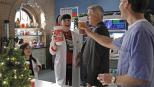 Nachdem eine mysteriöse Krankheit mehrere Kinder aus Militärfamilien befallen hat, ermitteln Gibbs (Mark Harmon, 2.v.r.), Carol (Meredith Eaton, l.), Jimmy (Brian Dietzen, r.) und Abby (Pauley Perrette, 2.v.l.) in dem Fall ... © CBS Television Nachdem eine mysteriöse Krankheit mehrere Kinder aus Militärfamilien befallen hat, ermitteln Gibbs (Mark Harmon, 2.v.r.), Carol (Meredith Eaton, l.), Jimmy (Brian Dietzen, r.) und Abby (Pauley Perrette, 2.v.l.) in dem Fall ... © CBS Television