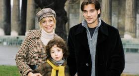 Familie auf Bestellung - Eva (Heike Makatsch, l.), Jonathan (Thaddäus Reich, M.) und Alex (Patrick Rapold, r.) © Stefan Haring Sat.1 Familie auf Bestellung - Eva (Heike Makatsch, l.), Jonathan (Thaddäus Reich, M.) und Alex (Patrick Rapold, r.) © Stefan Haring Sat.1