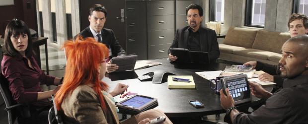 Ein neuer Fall beschäftigt das BAU-Team: (v.l.n.r.) Prentiss (Paget Brewster), Garcia (Kirsten Vangsness), Hotch (Thomas Gibson), Rossi (Joe Mantegna), Morgan (Shemar Moore) und Reid (Matthew Gray Gubler) ... © ABC Studios