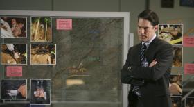 Criminal Minds - Ein Fall, der bereits vier Jahre vergangen ist, bereitet Aaron Hotchner (Thomas Gibson) Kopfzerbrechen ... © Touchstone Television
