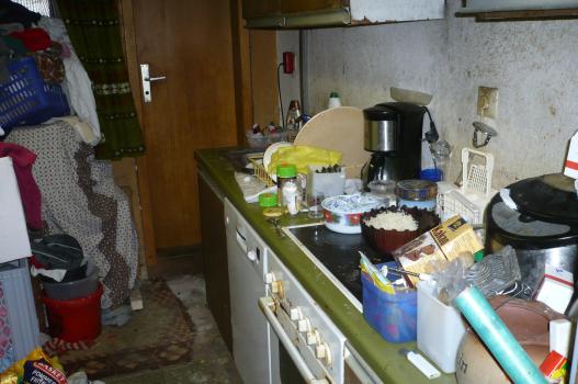 Die Wohnung als Müllhalde. In Deutschland leiden geschätzte 2 Millionen Menschen unter dem Messie-Syndrom. Sie horten, sammeln und hausen zwischen Unrat und Sperrmüll ... © SAT.1