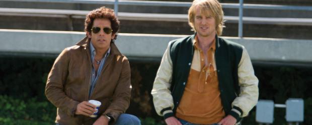 Starsky & Hutch - Bay City, Mitte der 70er: Die Polizisten David Starsky (Ben Stiller, l.) und Hutch (Owen Wilson, r.) sollen einen Drogendealer überführen, der eine spezielle Koksvariante entwickelt hat, die mit gängigen Methoden nicht aufzuspüren ist. Das ungleiche Duo jedoch tritt bei seinen Ermittlungen von einem Fettnäpfchen ins nächste ... © Buena Vista International