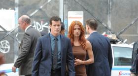 Unforgettable - Untersuchen den Tod des Börsenmaklers Peter Forrest.): Carrie (Poppy Montgomery, r.) und Al (Dylan Walsh, l.) ... © Sony Pictures Television Inc. All Rights Reserved.